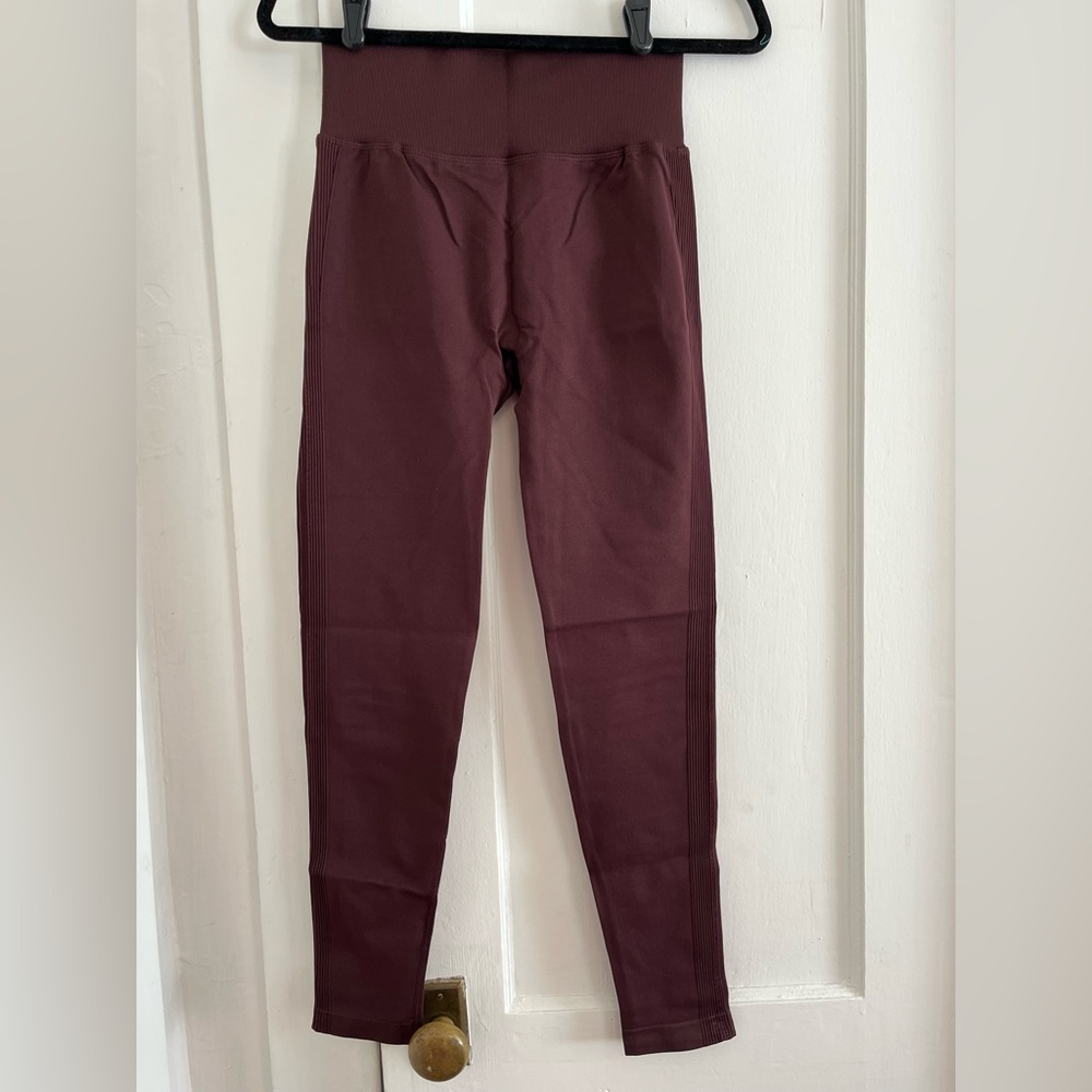 HALARA Women's Leggings - NWT, size L, color “fudge”